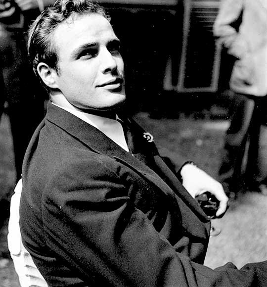 Marlon-Brando-photographed-